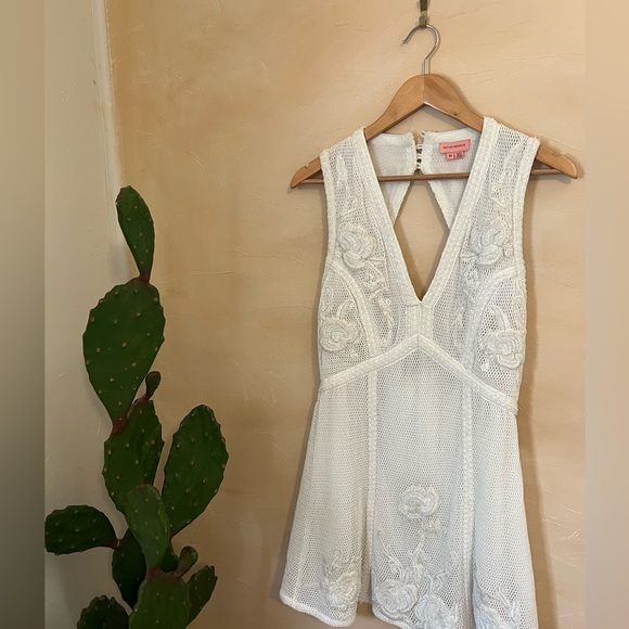 Anthropoligie x Not So Serious by Pallavi Mohan Deep-V Mini Dress Size Medium - Picture 2 of 11